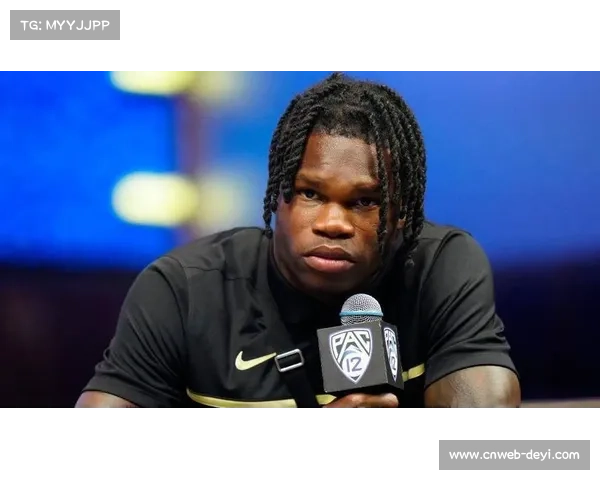 伍德与德尔加多羽量级大战判决惹争议 裁判公正性再成焦点